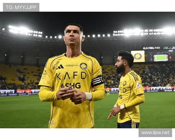 沙特联风波再起主帅力挺C罗罢赛